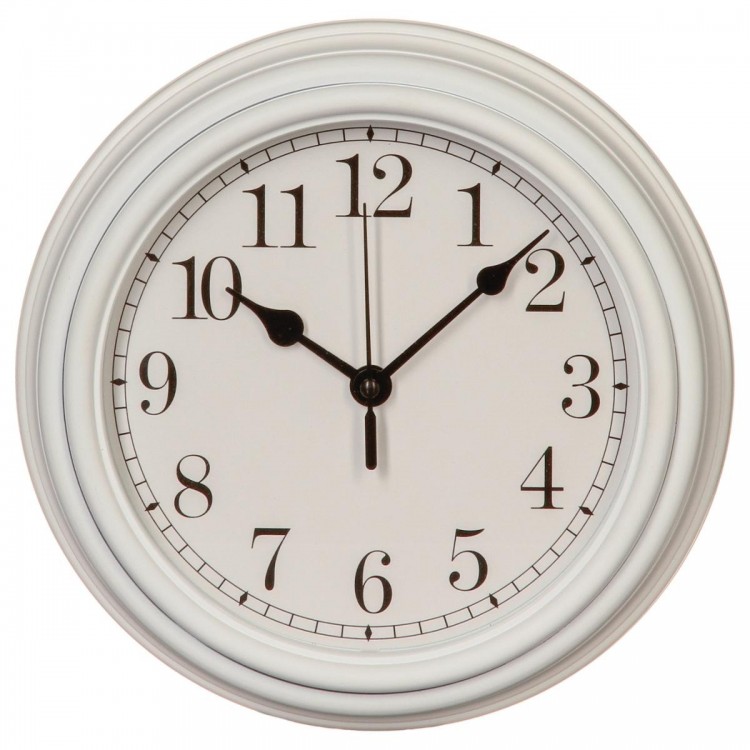 Horloge en plastique effet moulure Horloge en plastique effet moulure