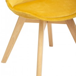 Chaise effet patchwork Baya en velours et pieds en hêtre disponible en plusieurs coloris pour une déco vitaminée