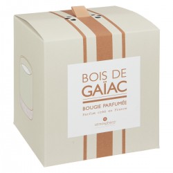 Bougie parfumée "Marty" de 600gr, au parfum subtil et doux, qui évoque le bois précieux. My Kozy Shop